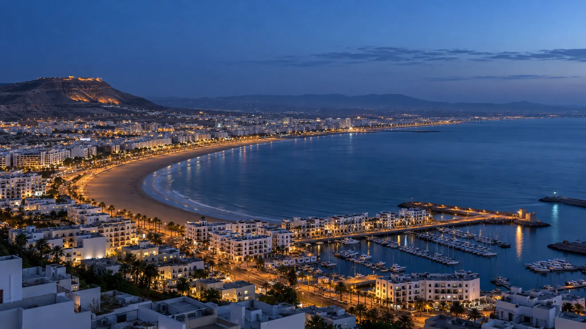 La baie d'Agadir à l'heure bleue